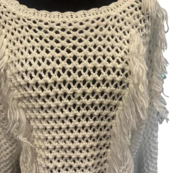 PURE WHITE BOAT NECK MID DRIFT CROCHETED SOFT SWEATER IN SIZE LARGE - Picture 5 of 12